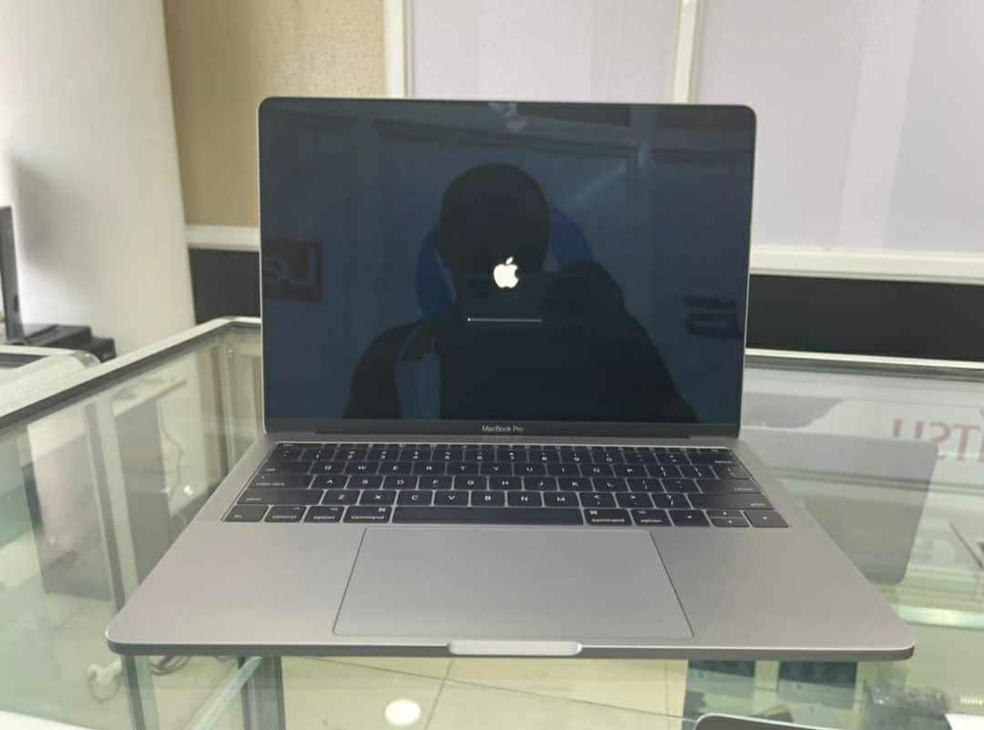 MacBook pro core i5 2017